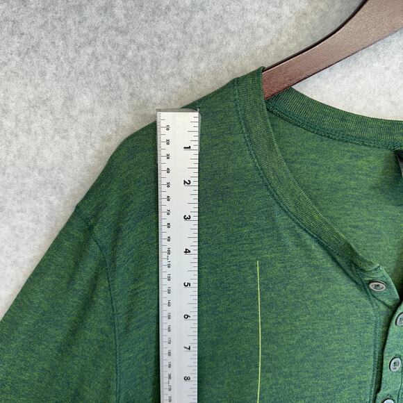 District T-Shirt Henley Mens XL Green Fishing Graphic Print Anchorage Alaska - Picture 8 of 12